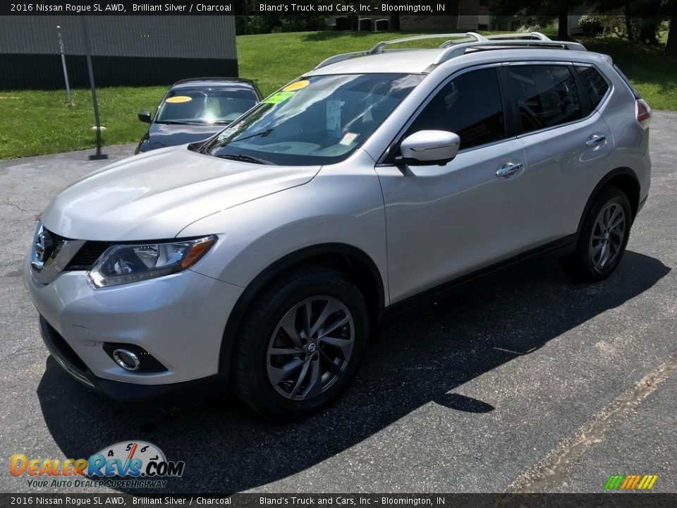 2016 Nissan Rogue SL AWD Brilliant Silver / Charcoal Photo #2