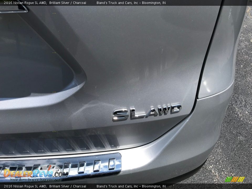 2016 Nissan Rogue SL AWD Brilliant Silver / Charcoal Photo #8