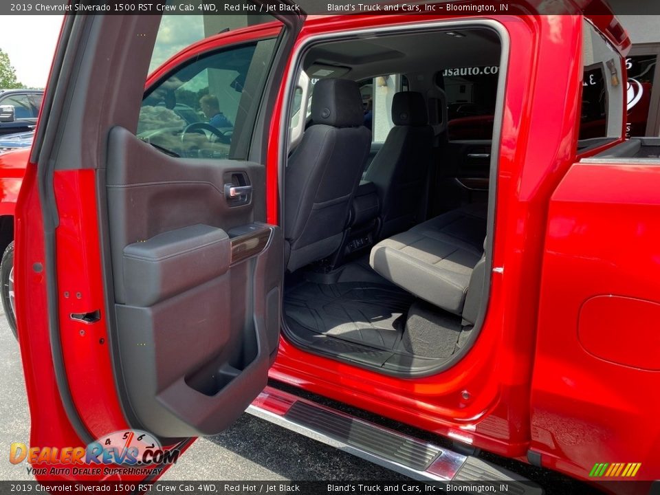 2019 Chevrolet Silverado 1500 RST Crew Cab 4WD Red Hot / Jet Black Photo #31
