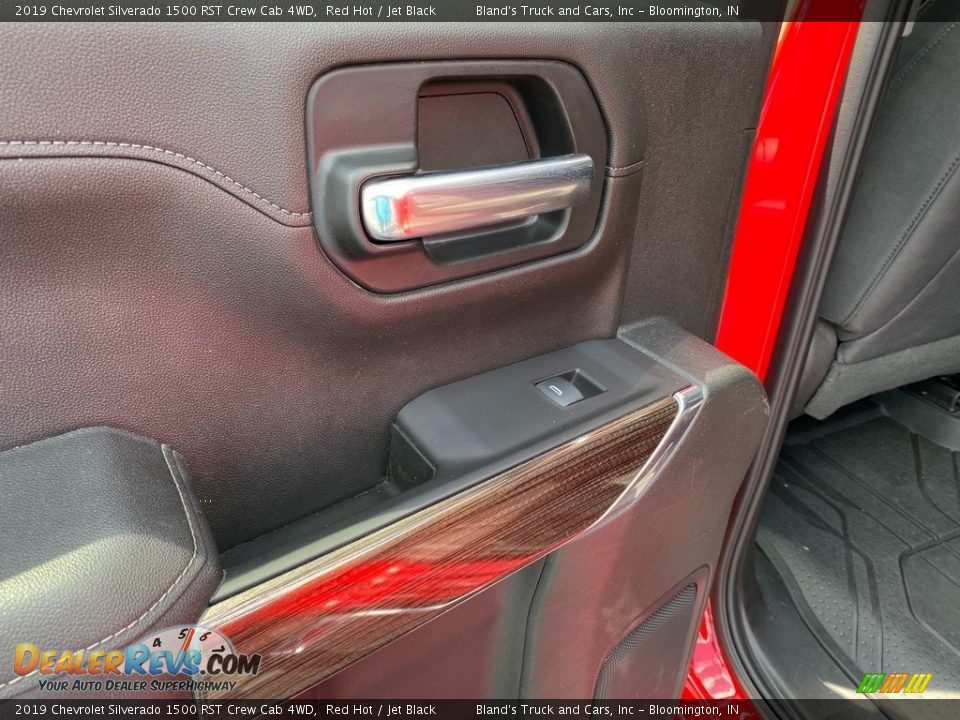 2019 Chevrolet Silverado 1500 RST Crew Cab 4WD Red Hot / Jet Black Photo #32