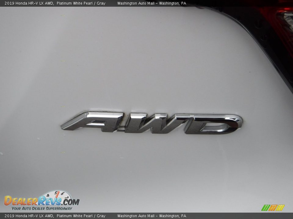 2019 Honda HR-V LX AWD Platinum White Pearl / Gray Photo #10