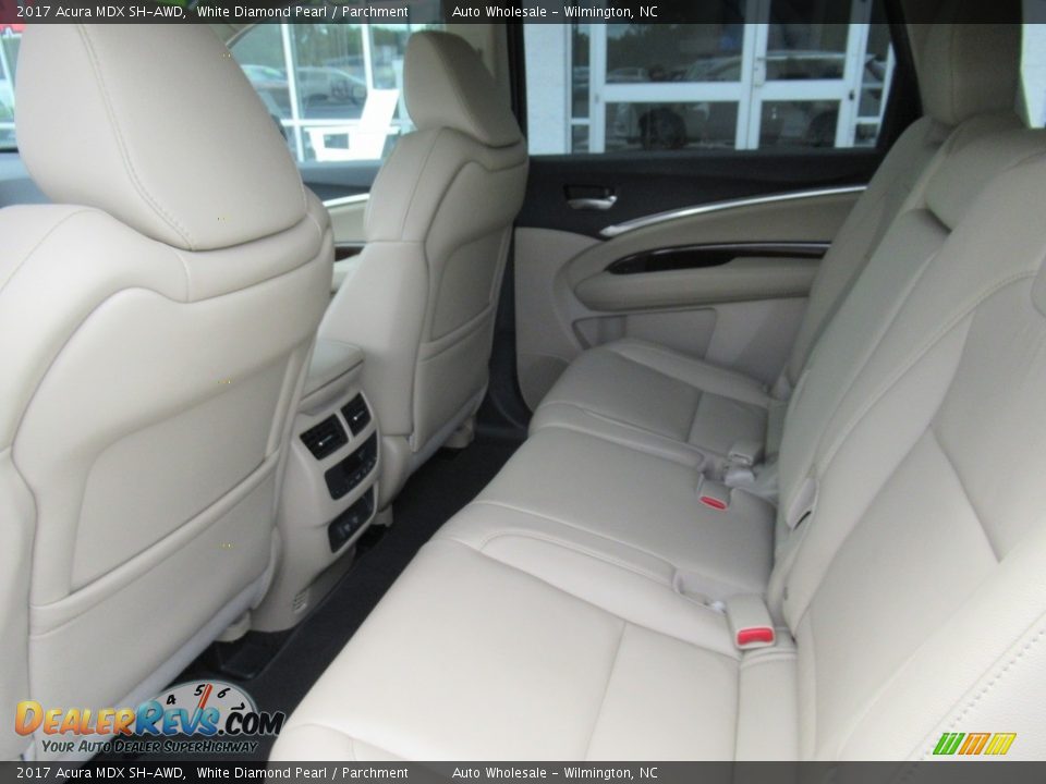 2017 Acura MDX SH-AWD White Diamond Pearl / Parchment Photo #12