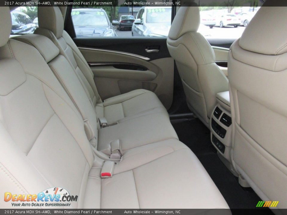 2017 Acura MDX SH-AWD White Diamond Pearl / Parchment Photo #14