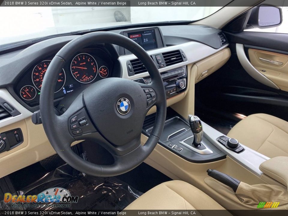 2018 BMW 3 Series 320i xDrive Sedan Alpine White / Venetian Beige Photo #16