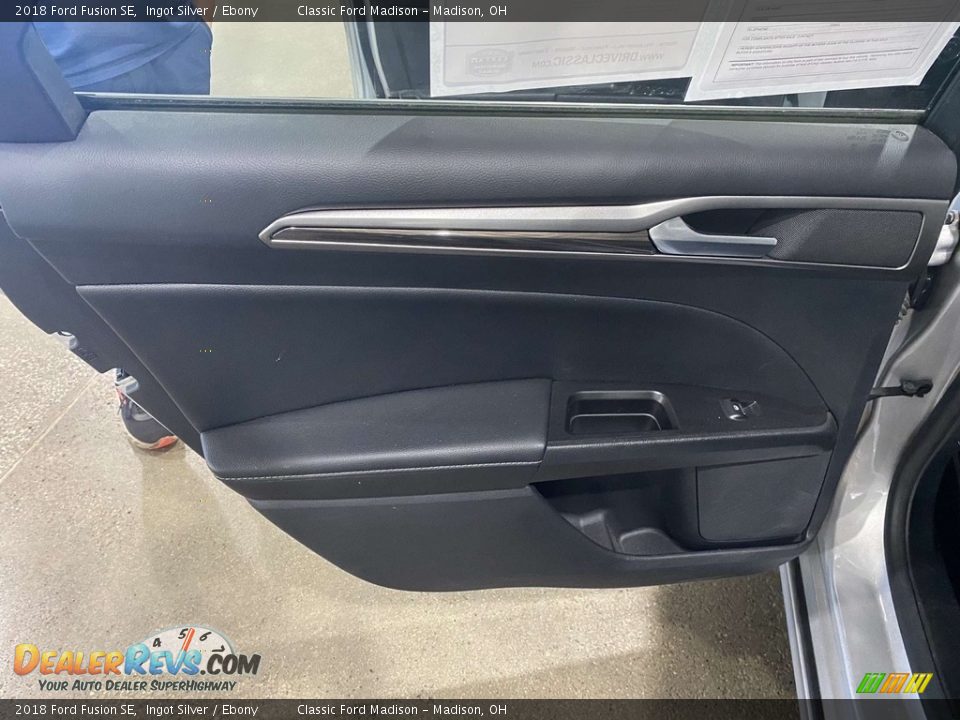 2018 Ford Fusion SE Ingot Silver / Ebony Photo #9