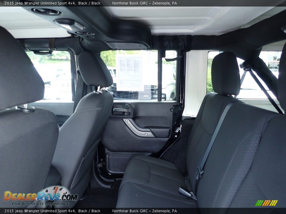 2015 Jeep Wrangler Unlimited Sport 4x4 Black / Black Photo #17