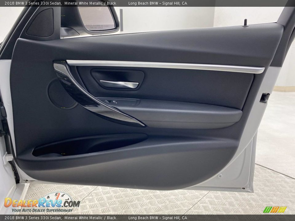 2018 BMW 3 Series 330i Sedan Mineral White Metallic / Black Photo #32