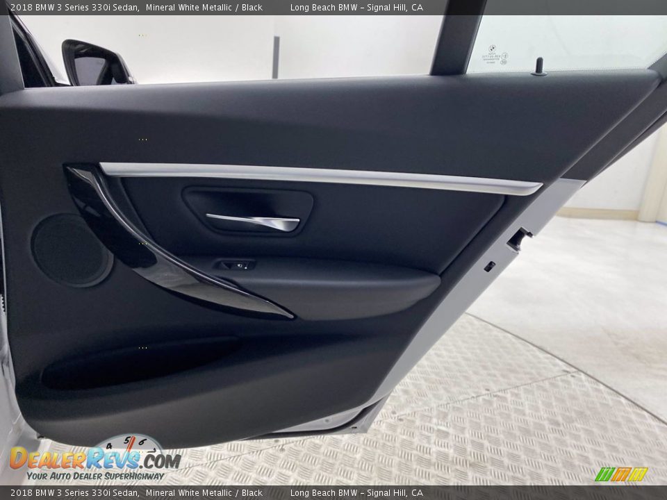 2018 BMW 3 Series 330i Sedan Mineral White Metallic / Black Photo #35