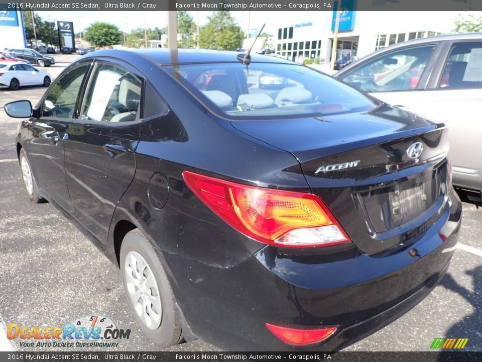 2016 Hyundai Accent SE Sedan Ultra Black / Gray Photo #2