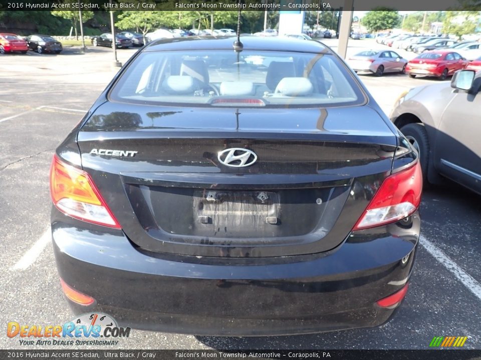 2016 Hyundai Accent SE Sedan Ultra Black / Gray Photo #3