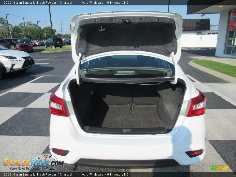 2019 Nissan Sentra S Fresh Powder / Charcoal Photo #5