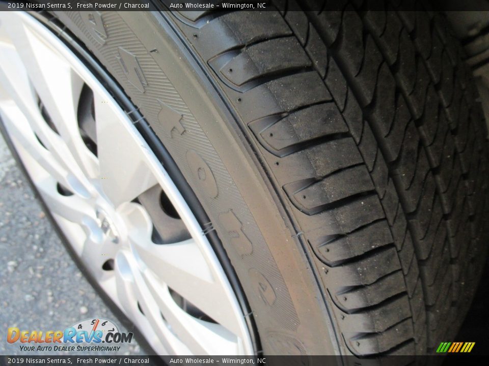 2019 Nissan Sentra S Fresh Powder / Charcoal Photo #8