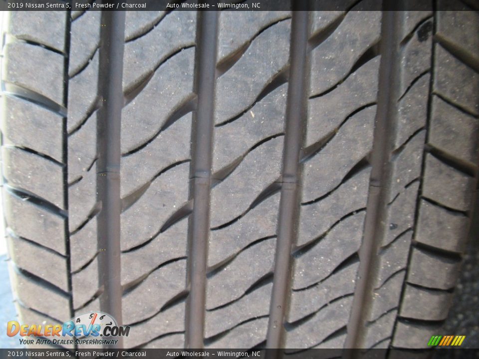 2019 Nissan Sentra S Fresh Powder / Charcoal Photo #10