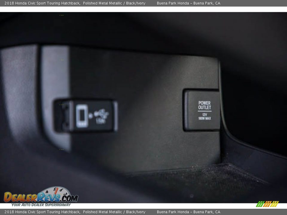 2018 Honda Civic Sport Touring Hatchback Polished Metal Metallic / Black/Ivory Photo #17