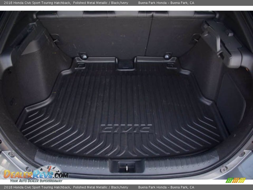 2018 Honda Civic Sport Touring Hatchback Polished Metal Metallic / Black/Ivory Photo #21