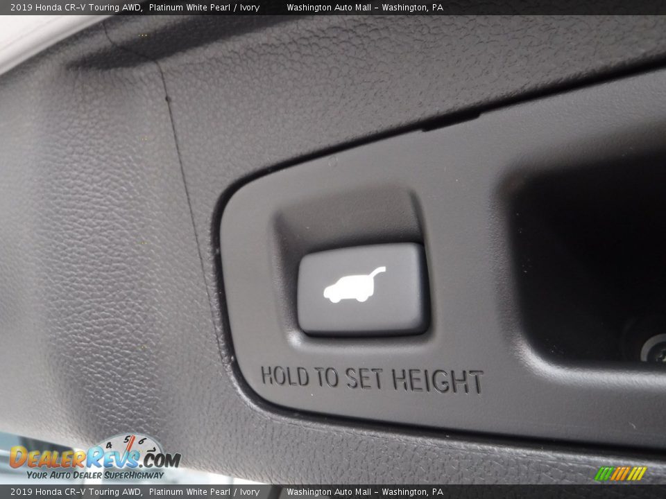 2019 Honda CR-V Touring AWD Platinum White Pearl / Ivory Photo #31