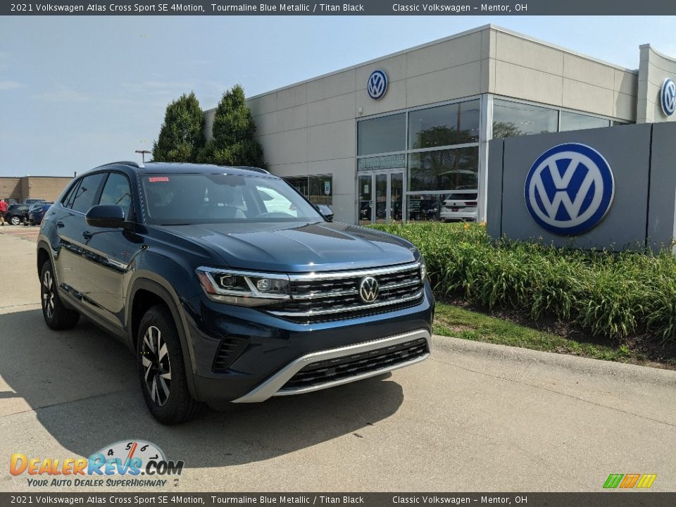 Front 3/4 View of 2021 Volkswagen Atlas Cross Sport SE 4Motion Photo #1