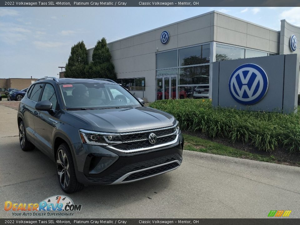 Front 3/4 View of 2022 Volkswagen Taos SEL 4Motion Photo #1