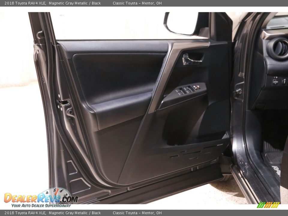 2018 Toyota RAV4 XLE Magnetic Gray Metallic / Black Photo #4