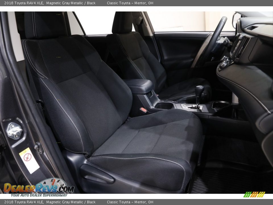 2018 Toyota RAV4 XLE Magnetic Gray Metallic / Black Photo #14