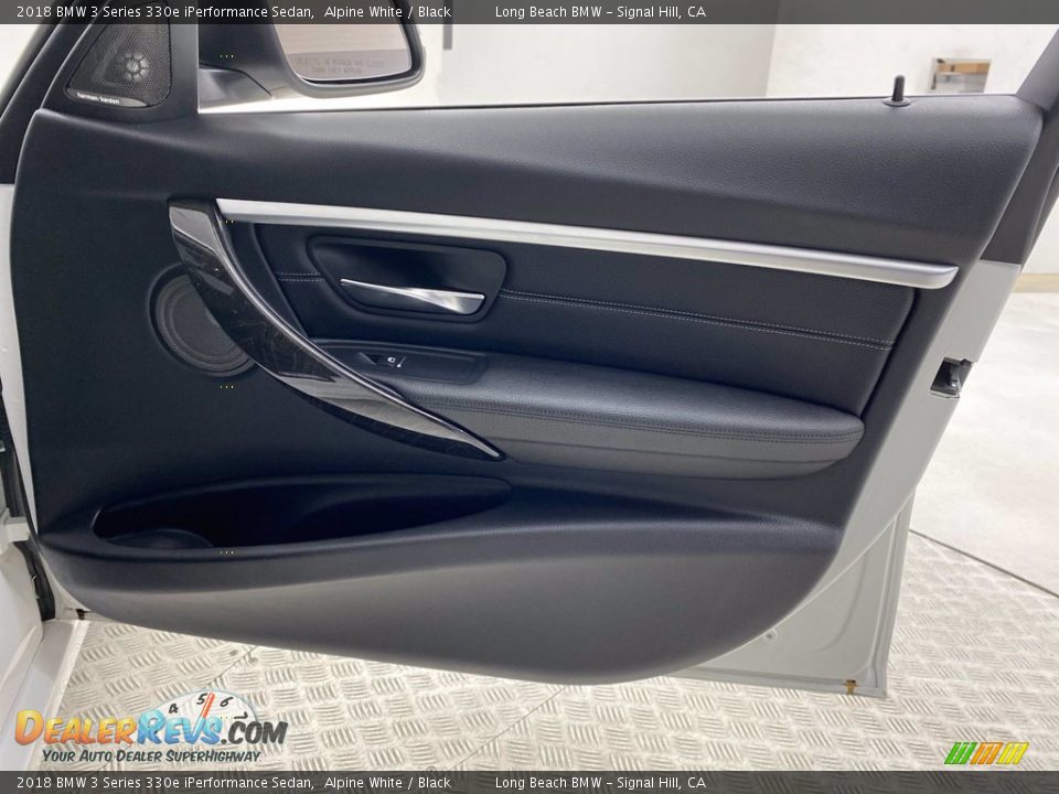 2018 BMW 3 Series 330e iPerformance Sedan Alpine White / Black Photo #32