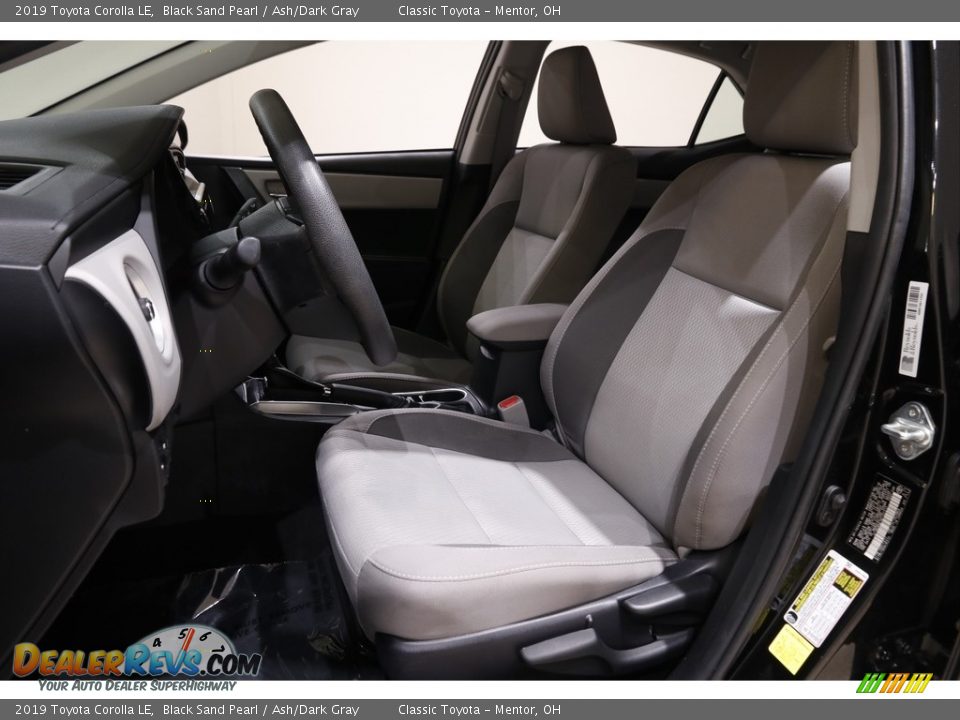 2019 Toyota Corolla LE Black Sand Pearl / Ash/Dark Gray Photo #5