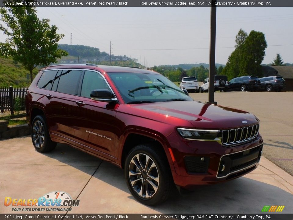 Front 3/4 View of 2021 Jeep Grand Cherokee L Overland 4x4 Photo #3