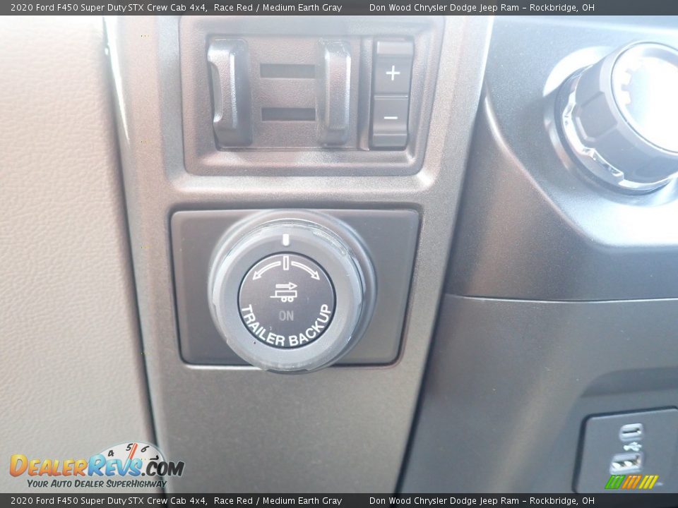 2020 Ford F450 Super Duty STX Crew Cab 4x4 Race Red / Medium Earth Gray Photo #30