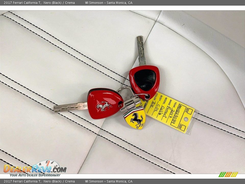 Keys of 2017 Ferrari California T Photo #11