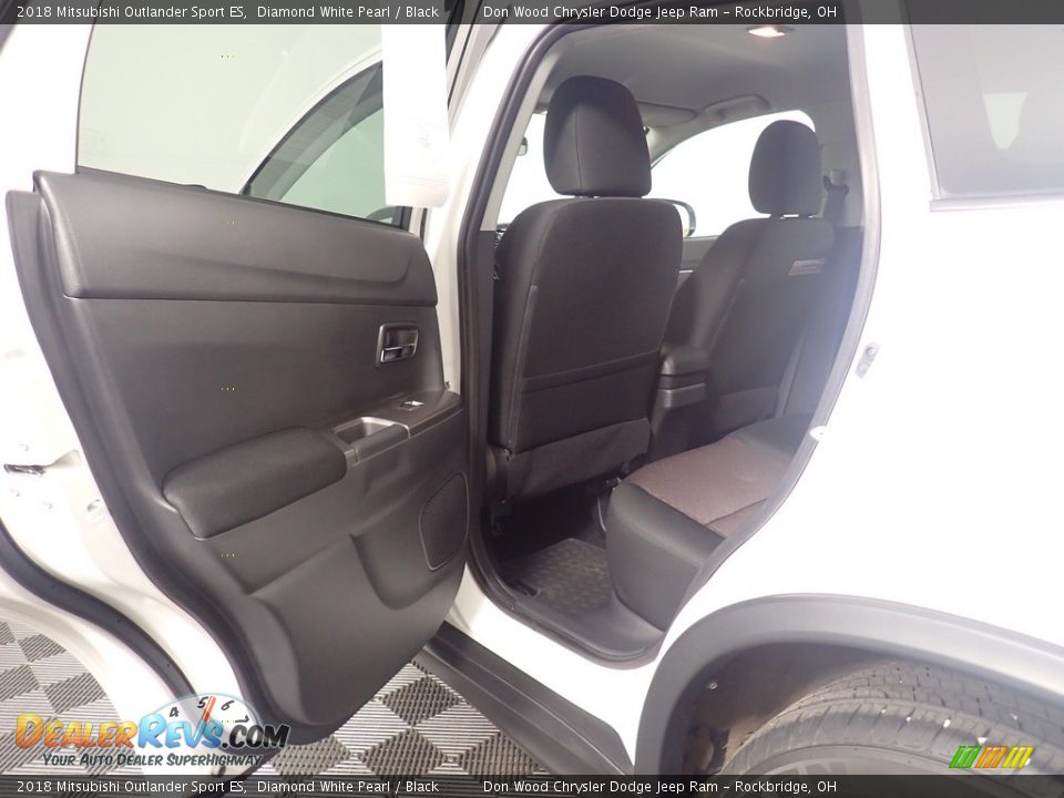 2018 Mitsubishi Outlander Sport ES Diamond White Pearl / Black Photo #29