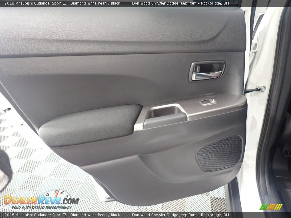 2018 Mitsubishi Outlander Sport ES Diamond White Pearl / Black Photo #30