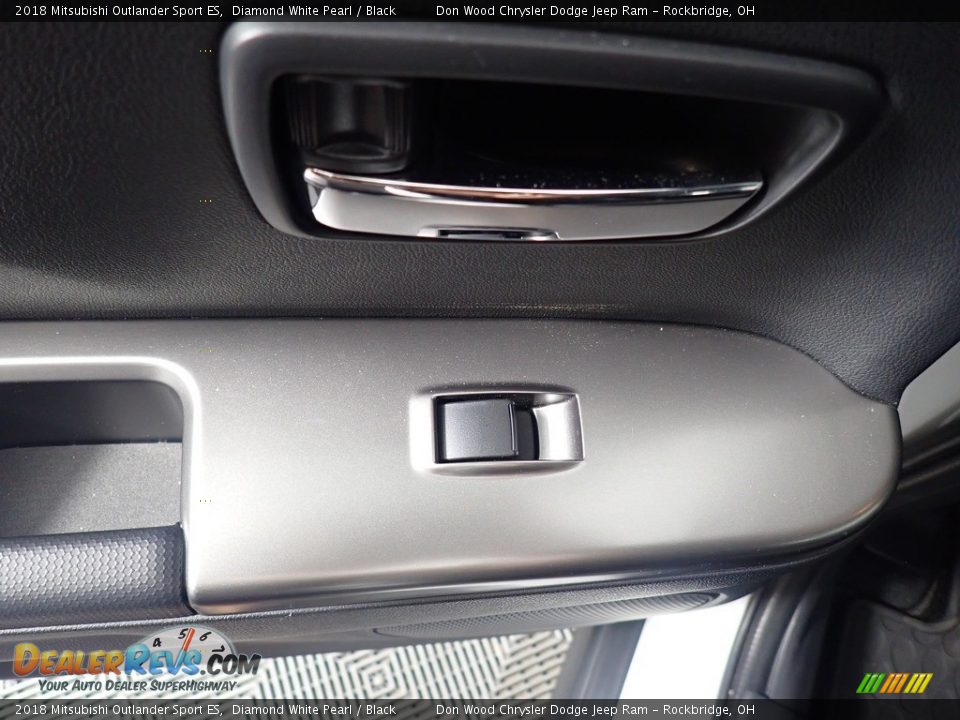 2018 Mitsubishi Outlander Sport ES Diamond White Pearl / Black Photo #31