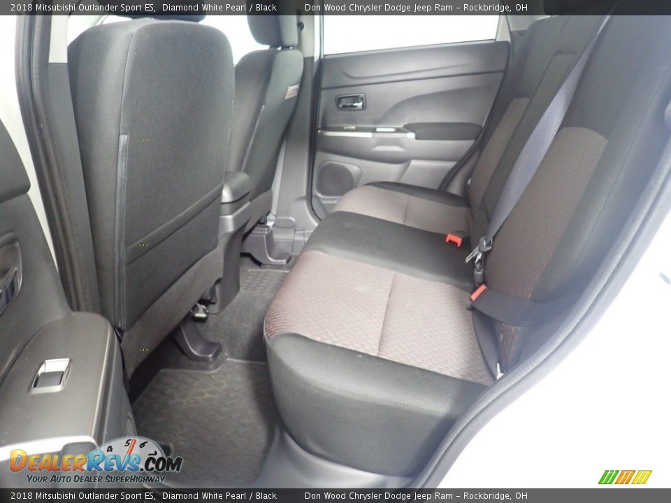 2018 Mitsubishi Outlander Sport ES Diamond White Pearl / Black Photo #32
