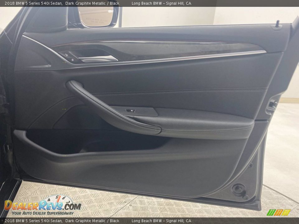 2018 BMW 5 Series 540i Sedan Dark Graphite Metallic / Black Photo #32