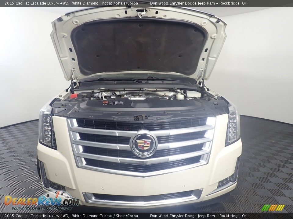2015 Cadillac Escalade Luxury 4WD White Diamond Tricoat / Shale/Cocoa Photo #16