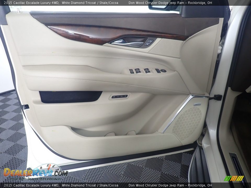 2015 Cadillac Escalade Luxury 4WD White Diamond Tricoat / Shale/Cocoa Photo #26
