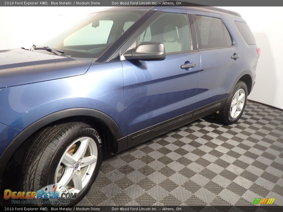 2019 Ford Explorer 4WD Blue Metallic / Medium Stone Photo #10