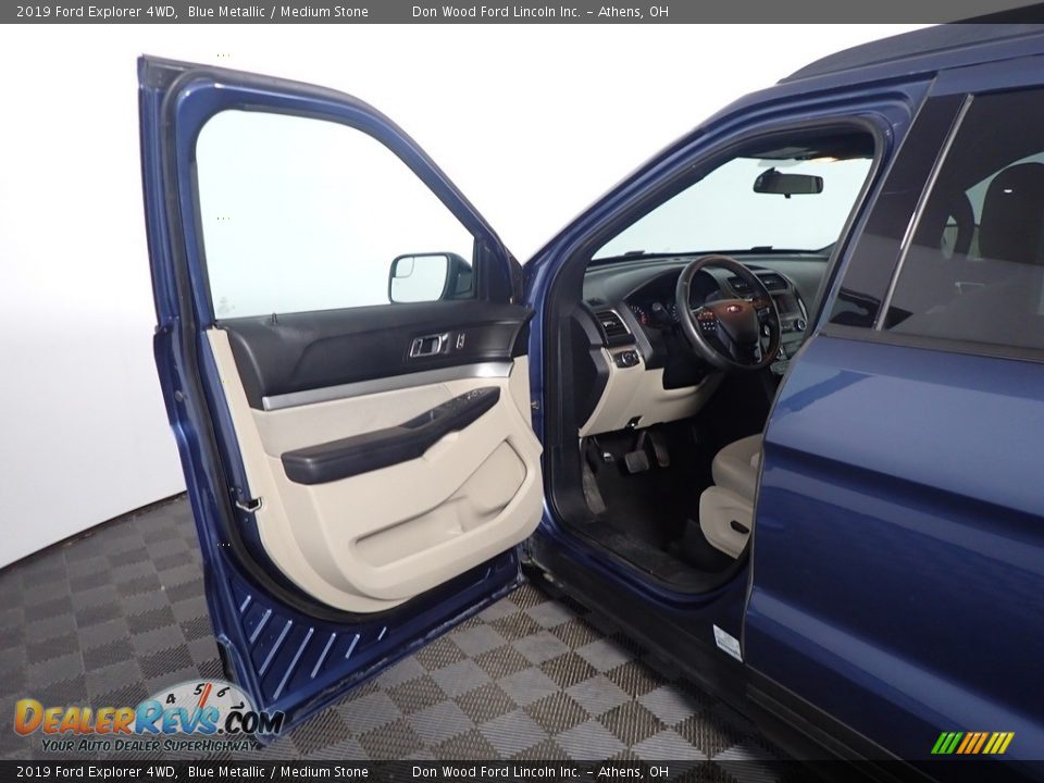 2019 Ford Explorer 4WD Blue Metallic / Medium Stone Photo #20