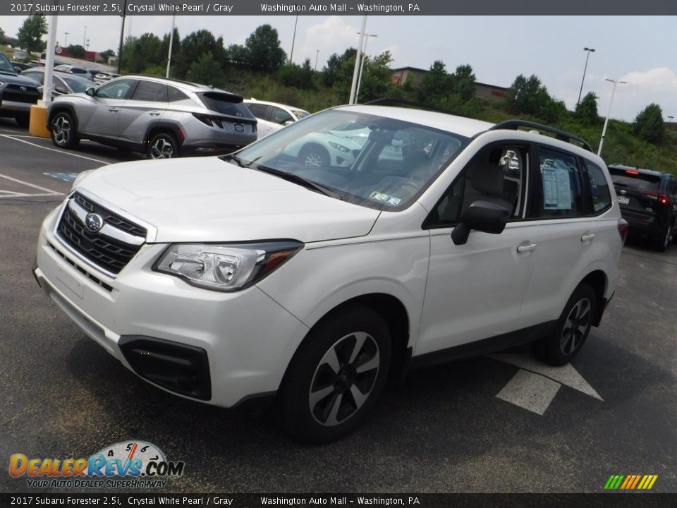 2017 Subaru Forester 2.5i Crystal White Pearl / Gray Photo #5