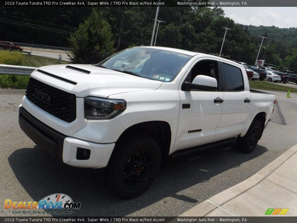 Front 3/4 View of 2019 Toyota Tundra TRD Pro CrewMax 4x4 Photo #15