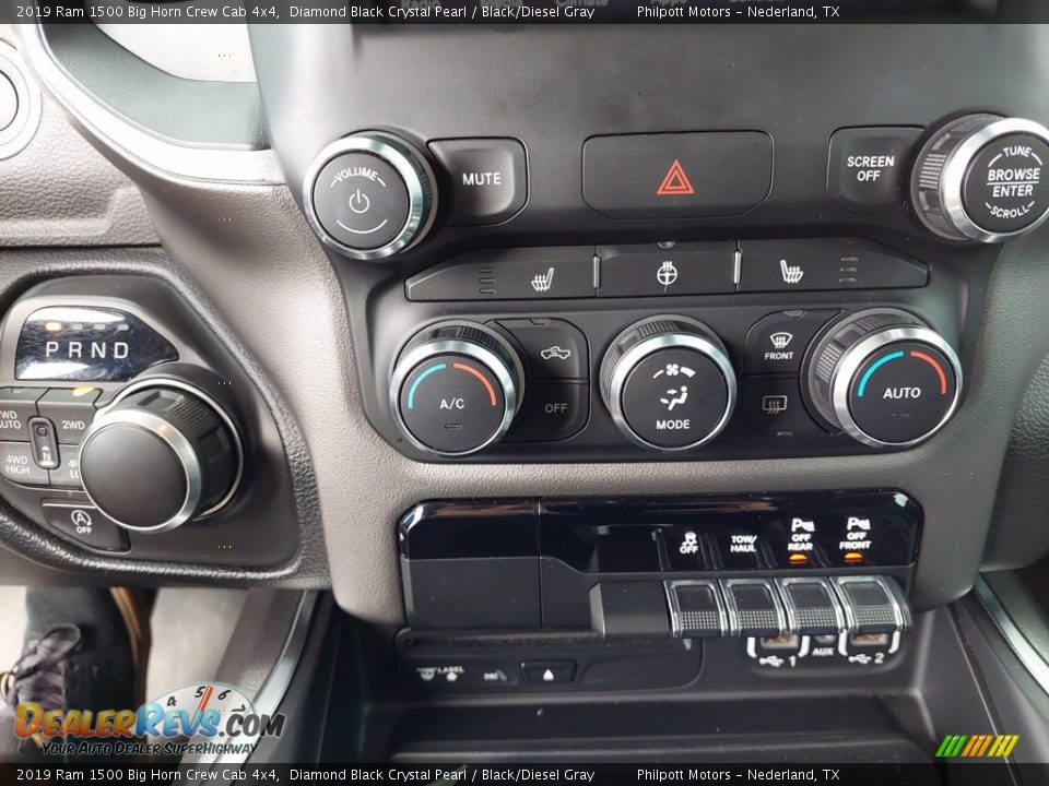 2019 Ram 1500 Big Horn Crew Cab 4x4 Diamond Black Crystal Pearl / Black/Diesel Gray Photo #26