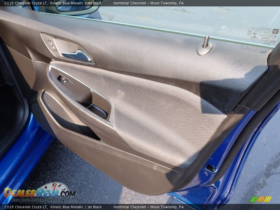 2018 Chevrolet Cruze LT Kinetic Blue Metallic / Jet Black Photo #17