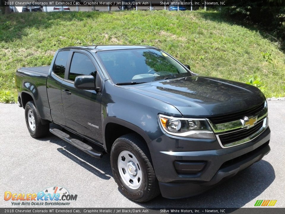 Front 3/4 View of 2018 Chevrolet Colorado WT Extended Cab Photo #5