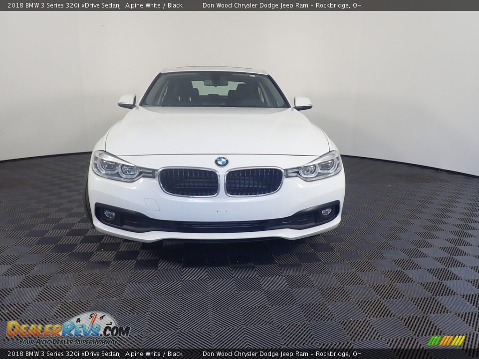 2018 BMW 3 Series 320i xDrive Sedan Alpine White / Black Photo #5