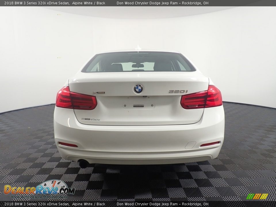 2018 BMW 3 Series 320i xDrive Sedan Alpine White / Black Photo #9