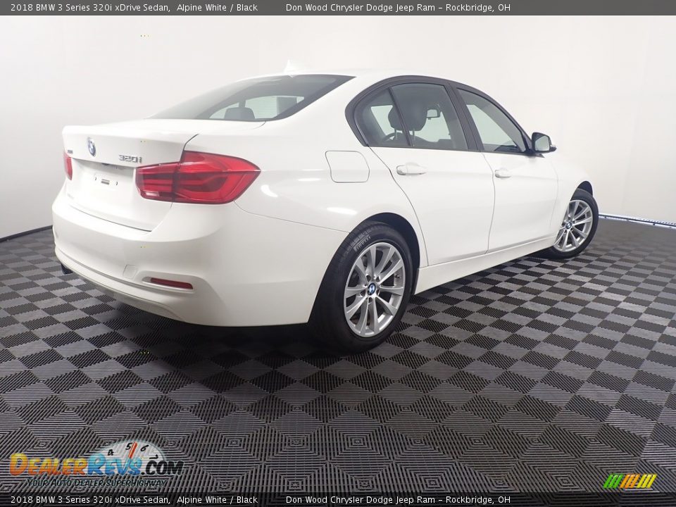 2018 BMW 3 Series 320i xDrive Sedan Alpine White / Black Photo #10