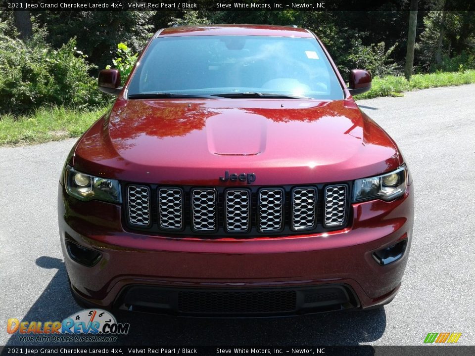 2021 Jeep Grand Cherokee Laredo 4x4 Velvet Red Pearl / Black Photo #3