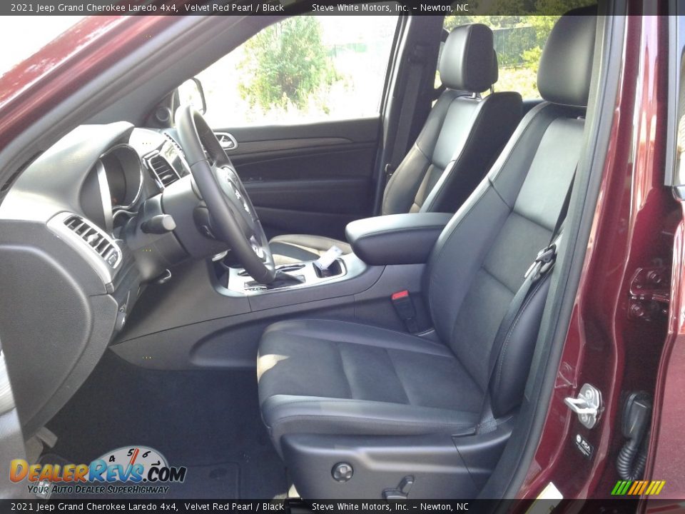 2021 Jeep Grand Cherokee Laredo 4x4 Velvet Red Pearl / Black Photo #10