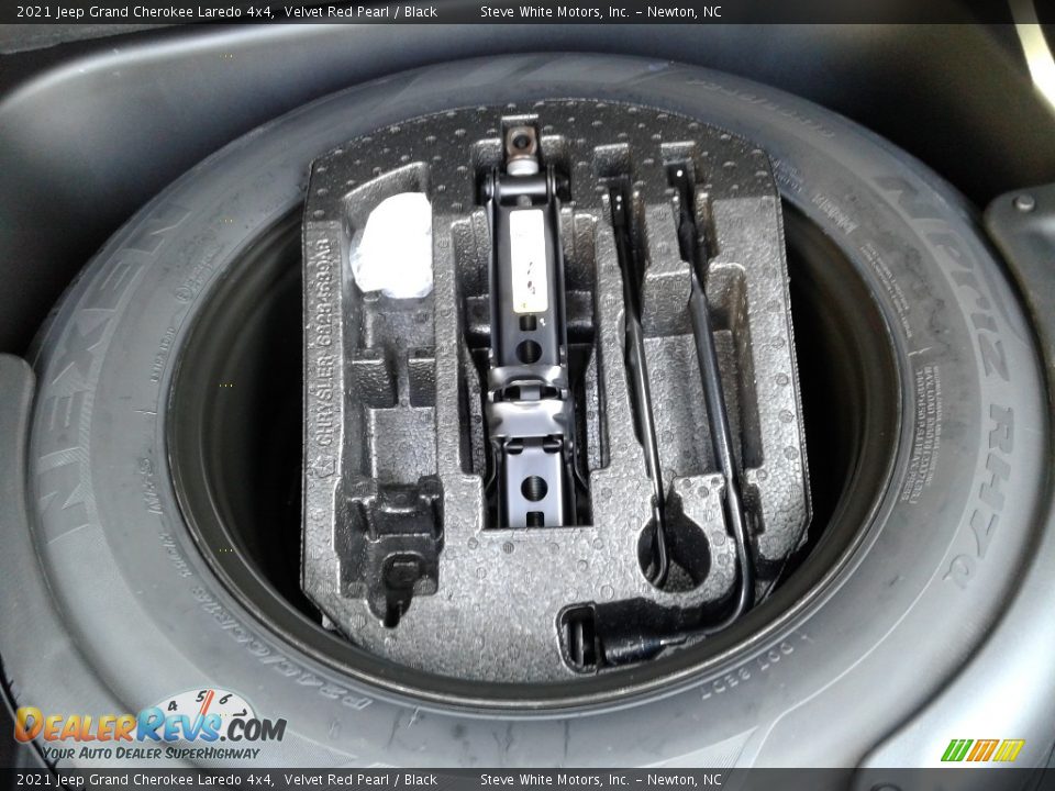 2021 Jeep Grand Cherokee Laredo 4x4 Velvet Red Pearl / Black Photo #15