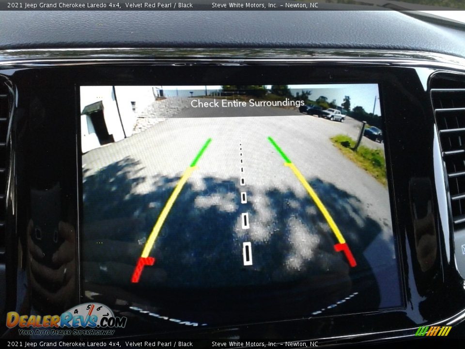 2021 Jeep Grand Cherokee Laredo 4x4 Velvet Red Pearl / Black Photo #26